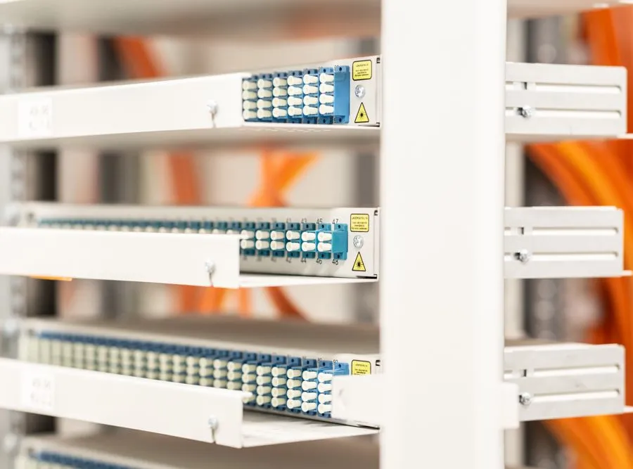 Sähköurakointia Nimlaksen yhtiöiltä.